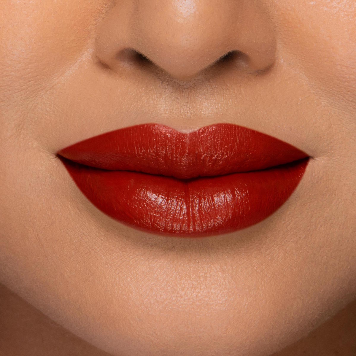 LADY BOLD LIPSTICK  (LABIAL CREMOSO)